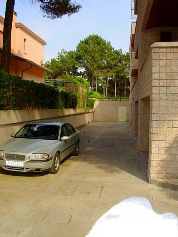 Lignano Exclusive With Pool Apartment Lignano Sabbiadoro Exterior photo
